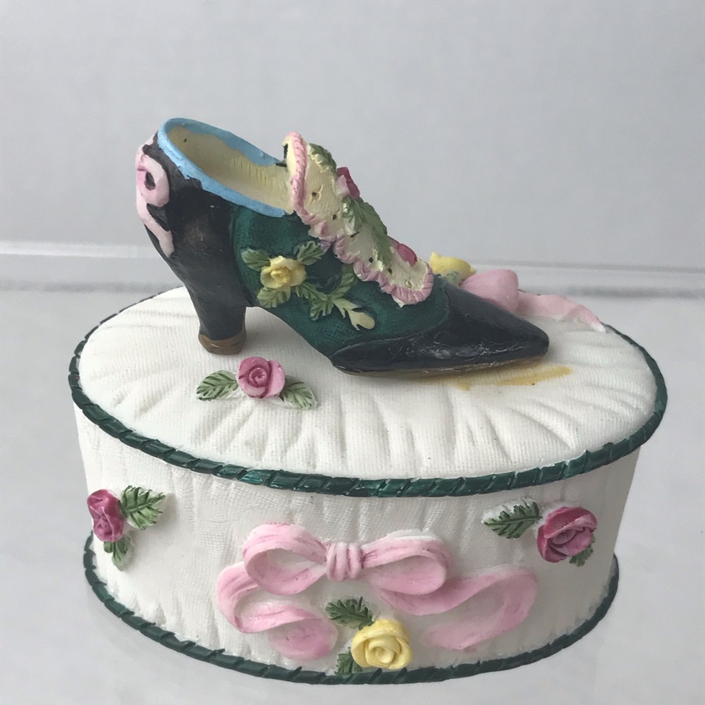Vintage Shoe Mounted Resin Oval Trinket Jewellery Small Floral Box